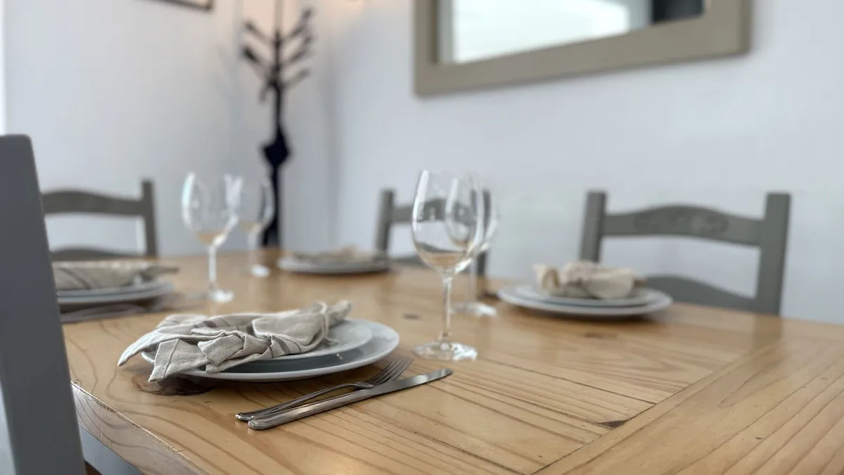 c7b079cf-2f94-4583-805a-931d04d41b1f