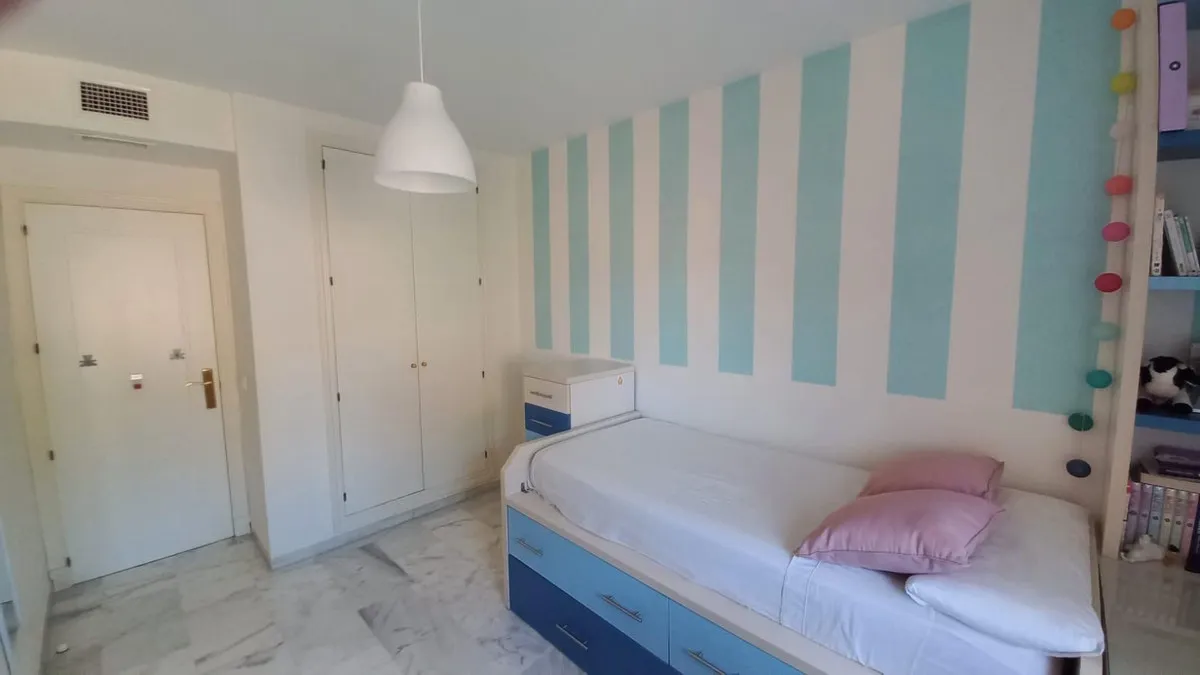 f5e3c1dc-8373-4332-9018-38337ab38b6e