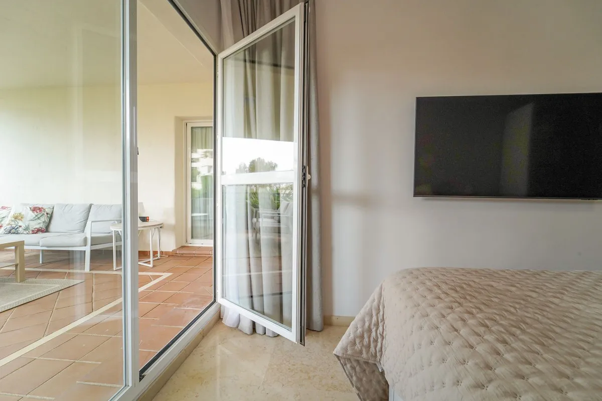 3ef619a9-bd85-4ff4-b9f5-eb90e34d6b50