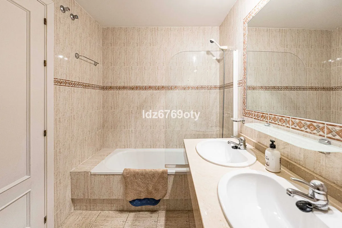 1cecacdf-d79b-4d44-a676-6437a2740239