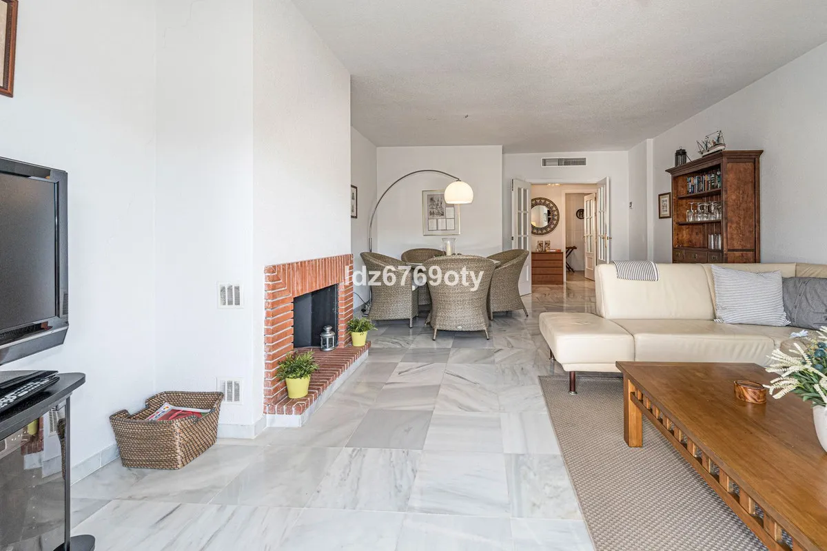 9b2b8bb5-3598-40c0-8b42-f099feef1501