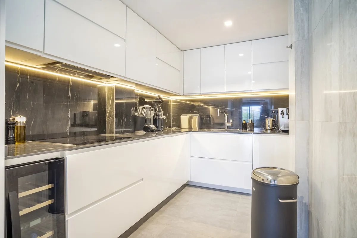 2a0647f2-fa94-4691-84e4-1b6f8a0fa59a