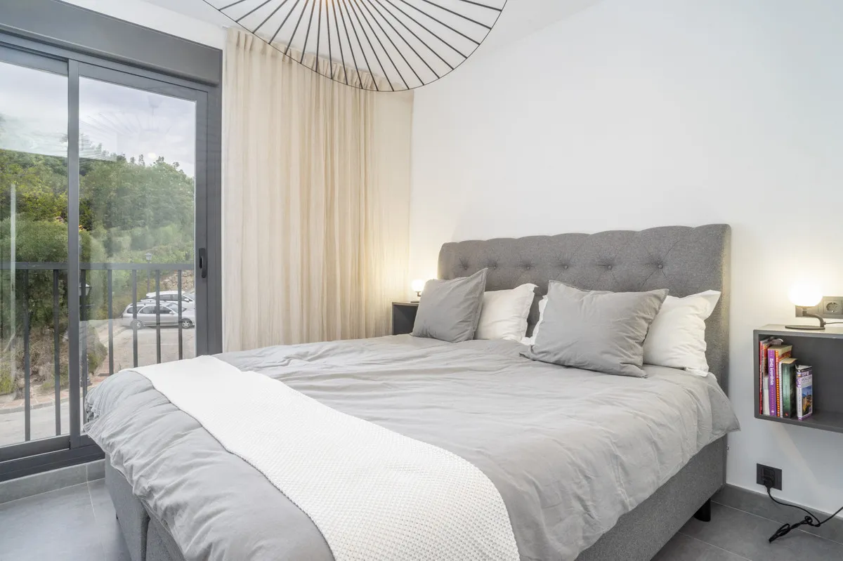 8a0d39ad-9af0-43d0-a8e2-550432e62b5f