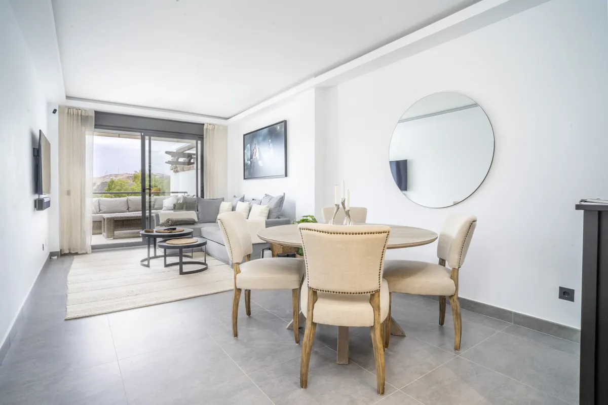 c5128d12-0ac6-41b0-ba4d-864b7e7d27de