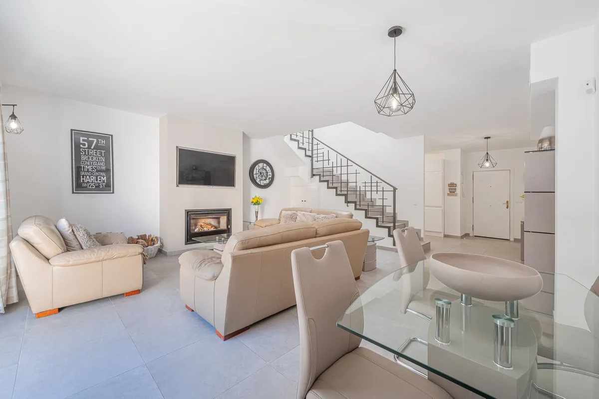 3aaa2c03-97c9-4a2c-95c9-5b712434939f