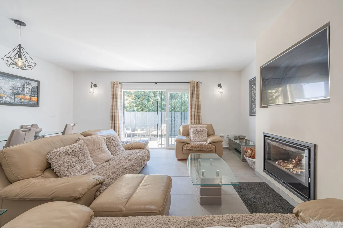 986a53a9-f62c-4a9b-8477-737907eb1c5c