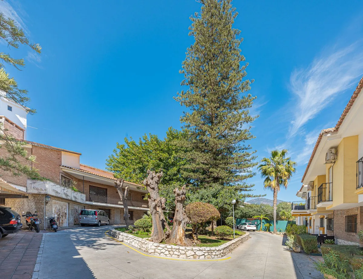 ae8f74c7-8202-4967-aa1d-e439303aa98d