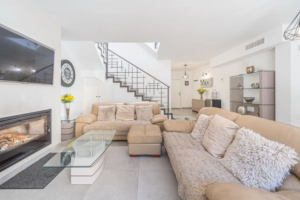 e1dfc83d-017f-4b2c-8312-22b34bb02c80