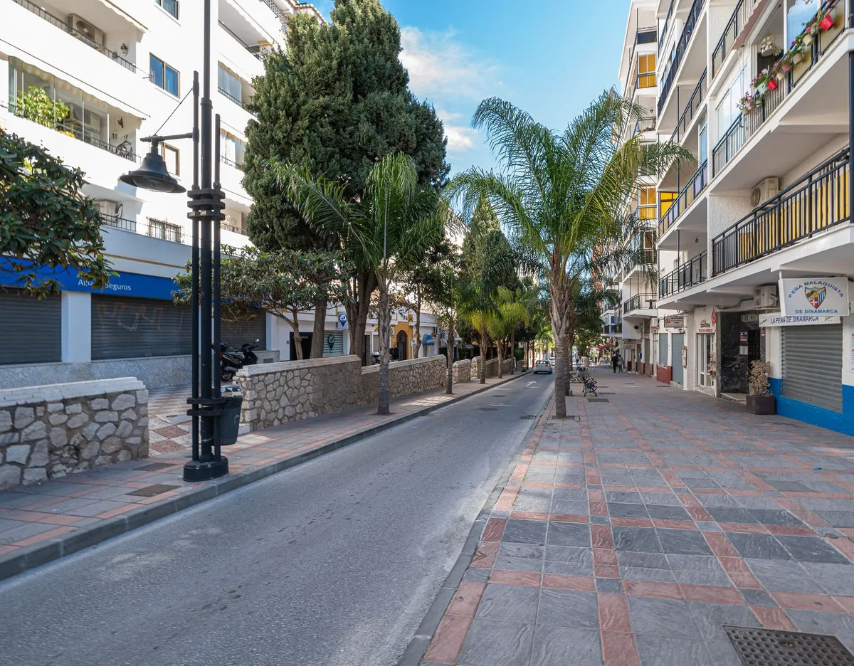 ffa8cbed-7a24-446c-a438-42d26f90c62c