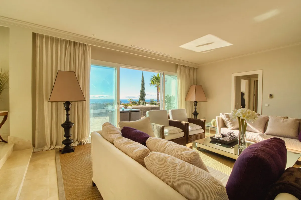 0e07c855-c10b-43f7-9eac-bd2eb8e72f1d