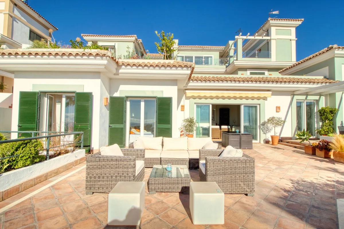 50335345-2968-4f9b-9b9b-cb3ae8f6856d