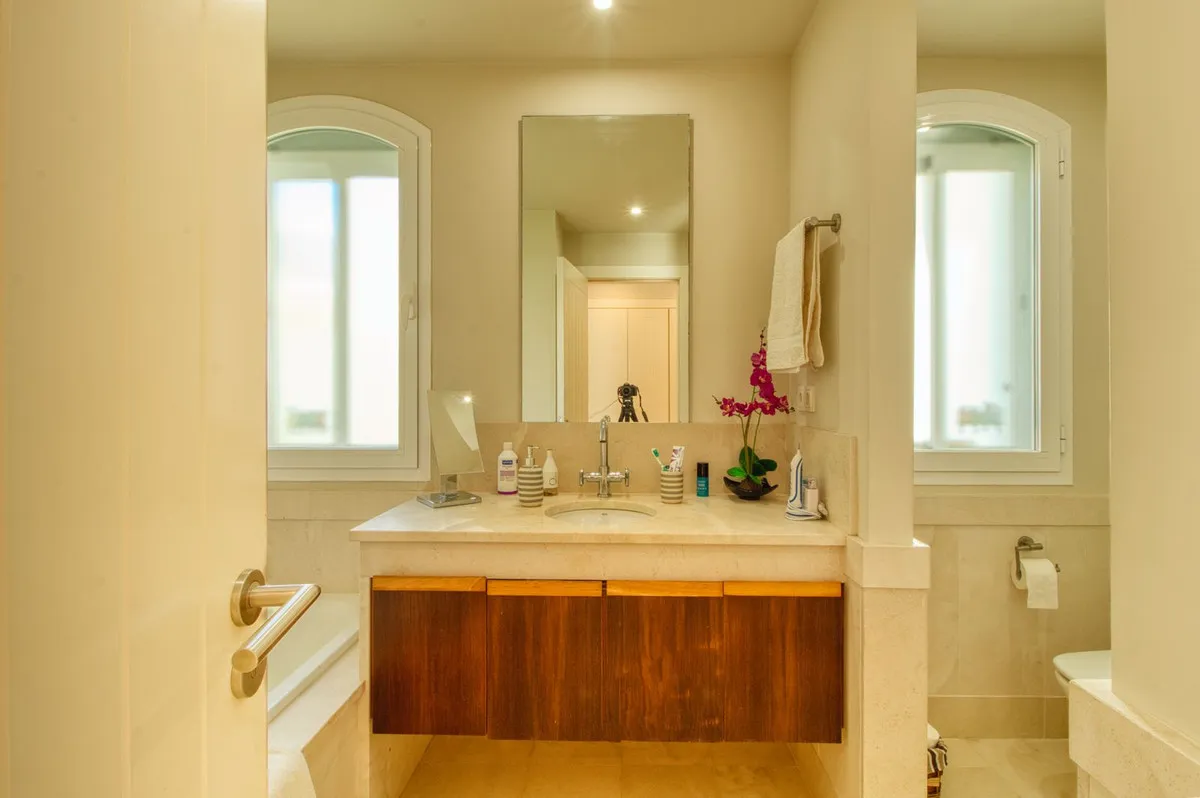 6f48ff7e-e126-4f6c-a7ff-b5f1d09bc914