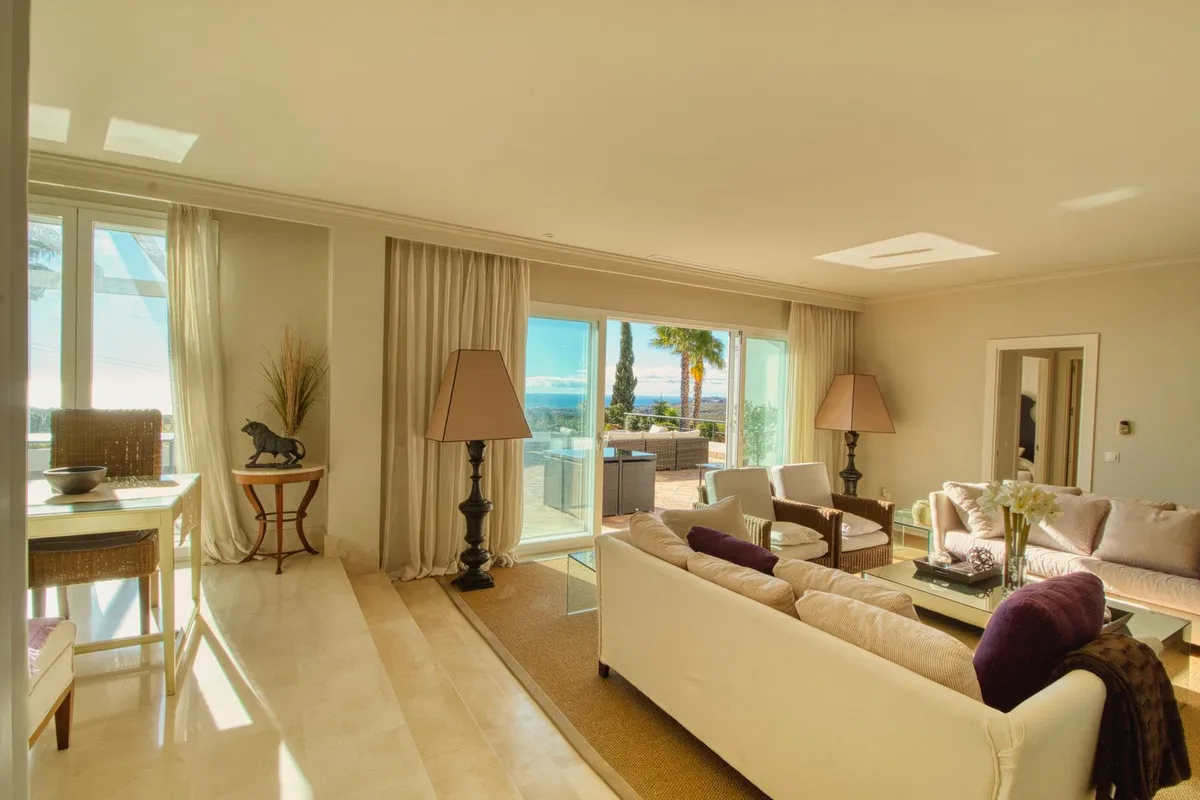 9306138d-f1b2-4a2d-adbe-c3ca0634ddee