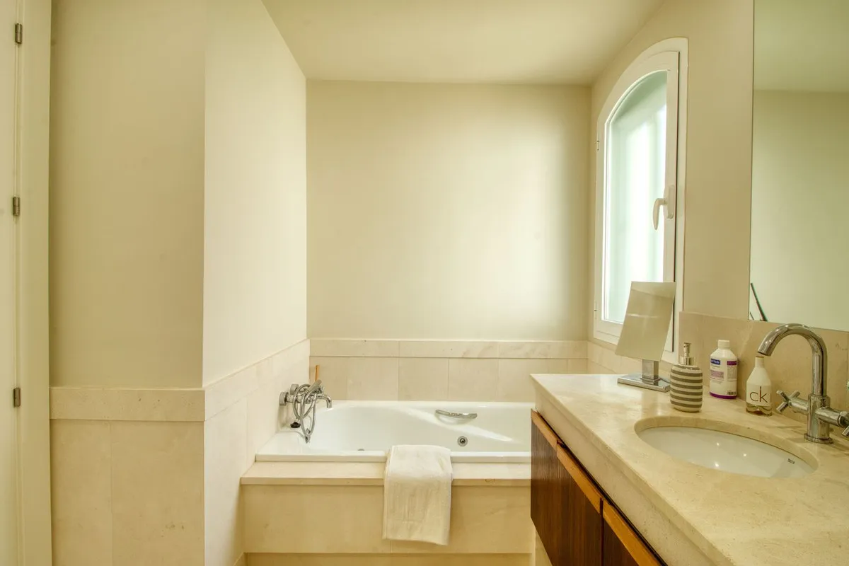 f37136ee-26cb-4478-a76d-ed47aa837cf6