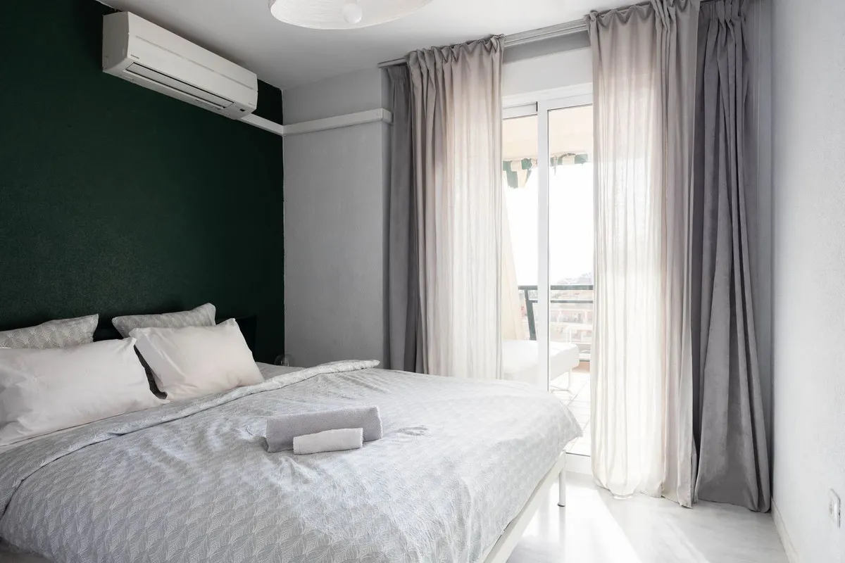 c28e1cf5-2a46-4ccd-974b-76c27eb15e0c