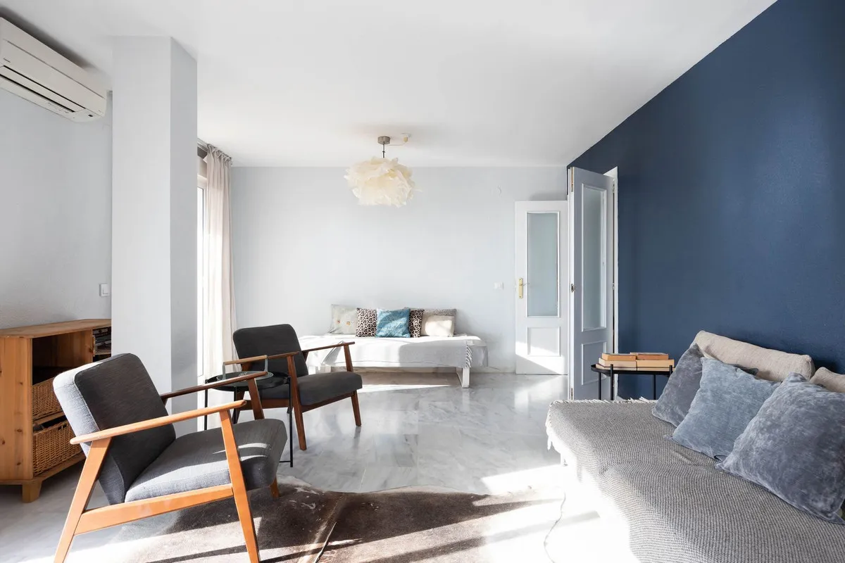 f6687f12-fe07-483c-a06f-b8d36bcb7759