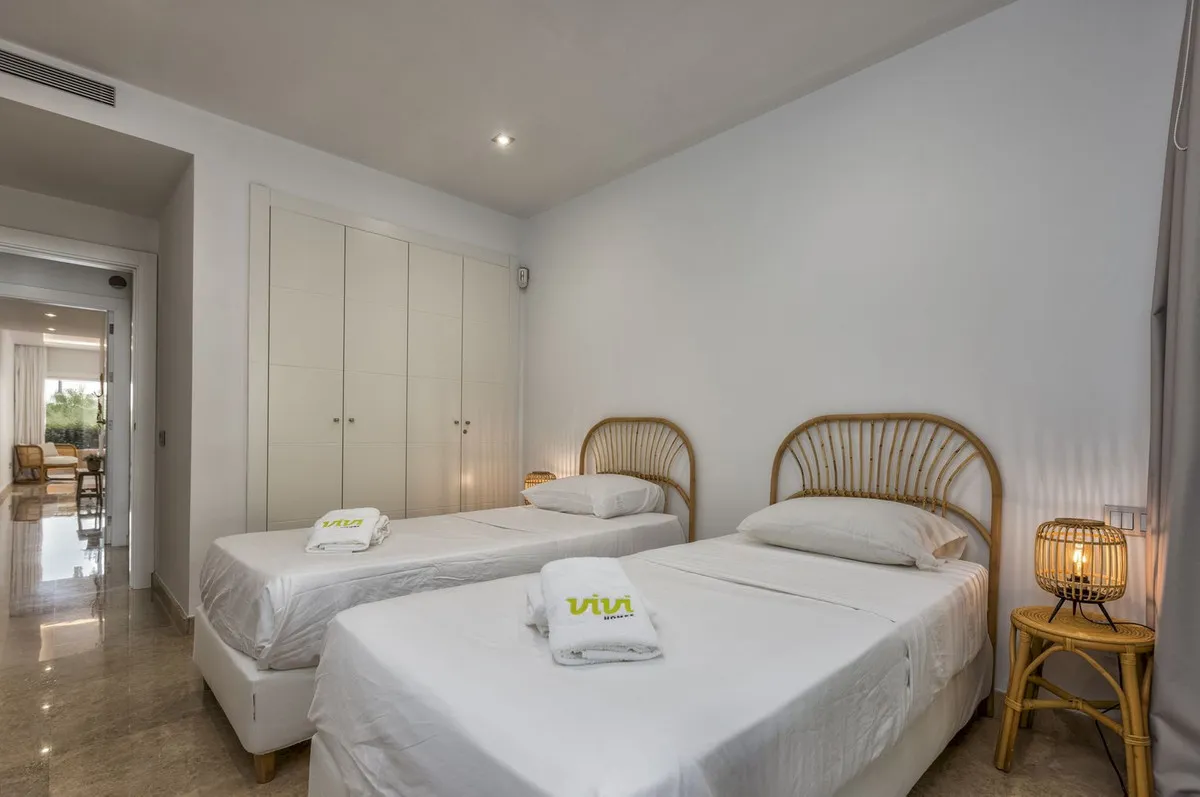 2f008f37-3187-4f8c-a62e-7e7e0d37794e