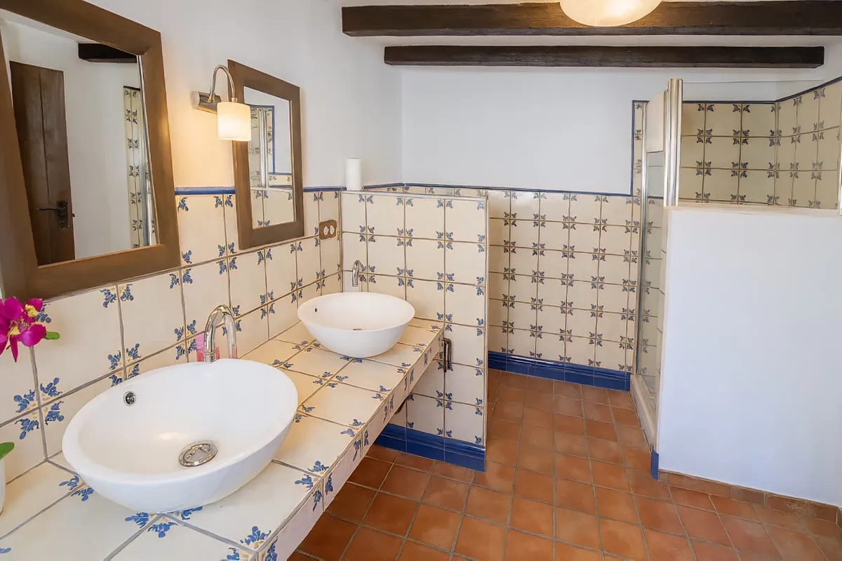 5a83aa8b-8538-4517-8e53-ea2e54fc783f