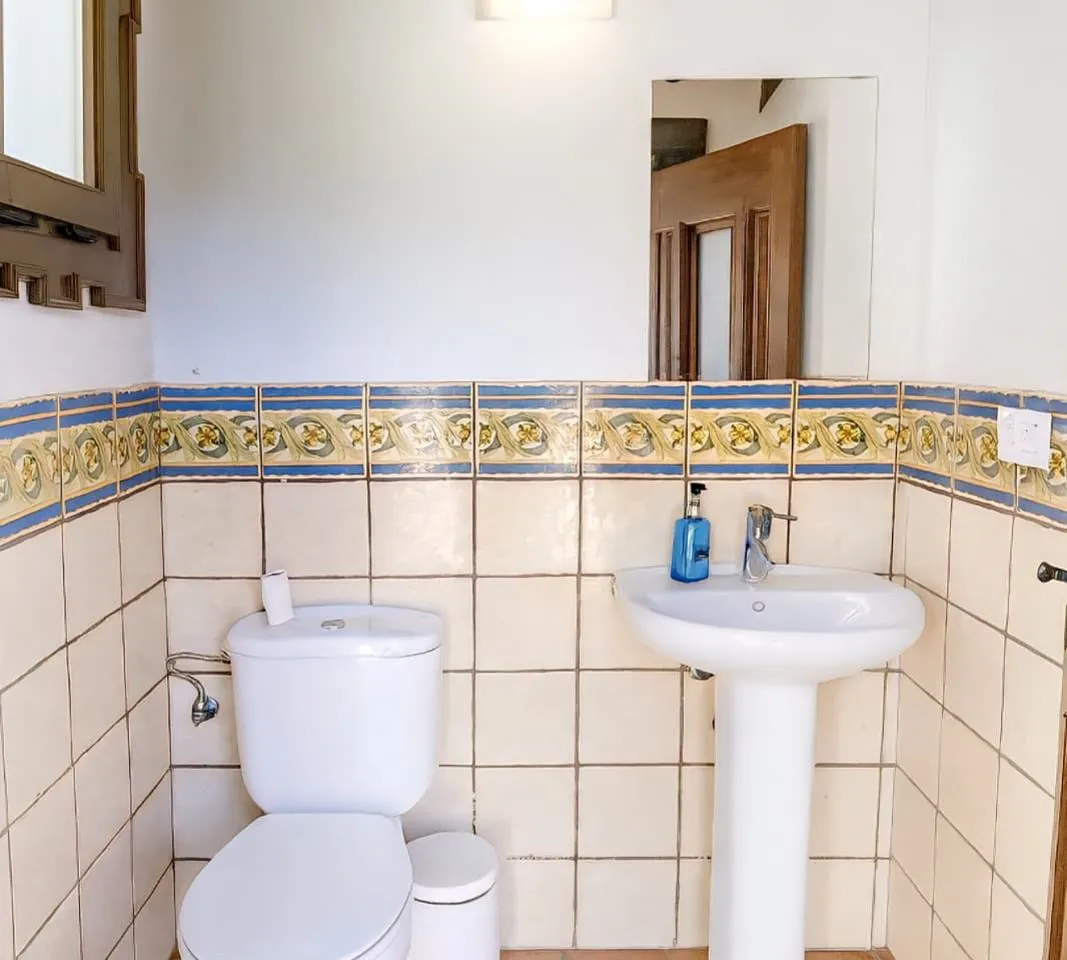 b461a6f5-589e-4846-b461-e7e5d9a24c0f