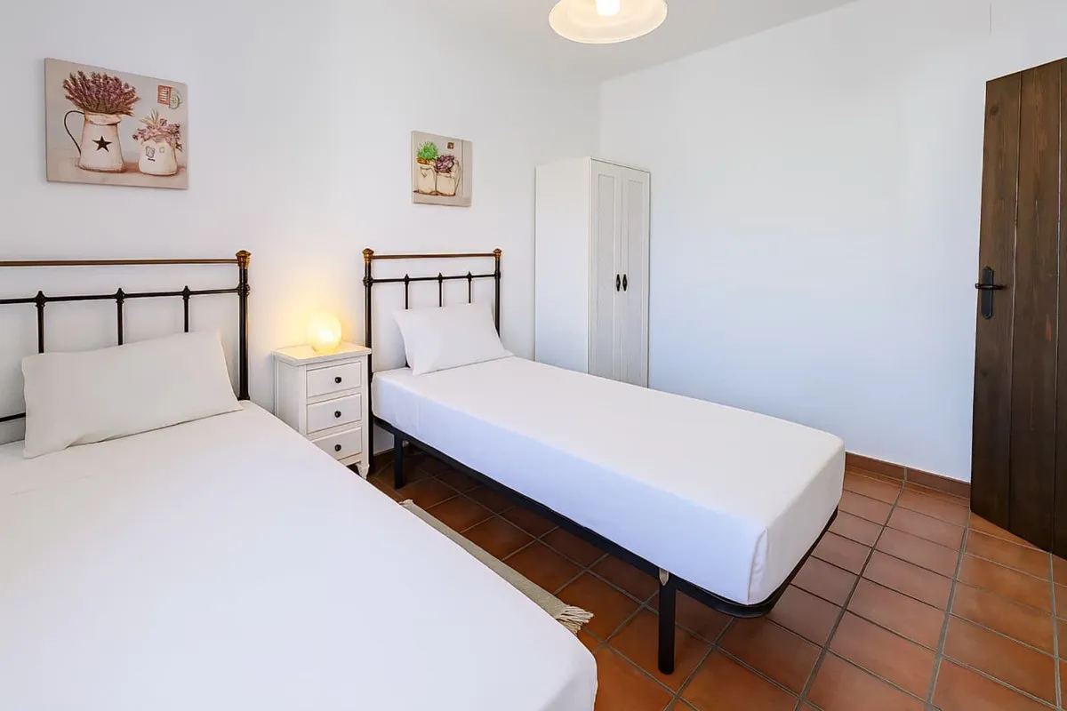 cd70c340-5761-4be4-9319-850a3fc6a443