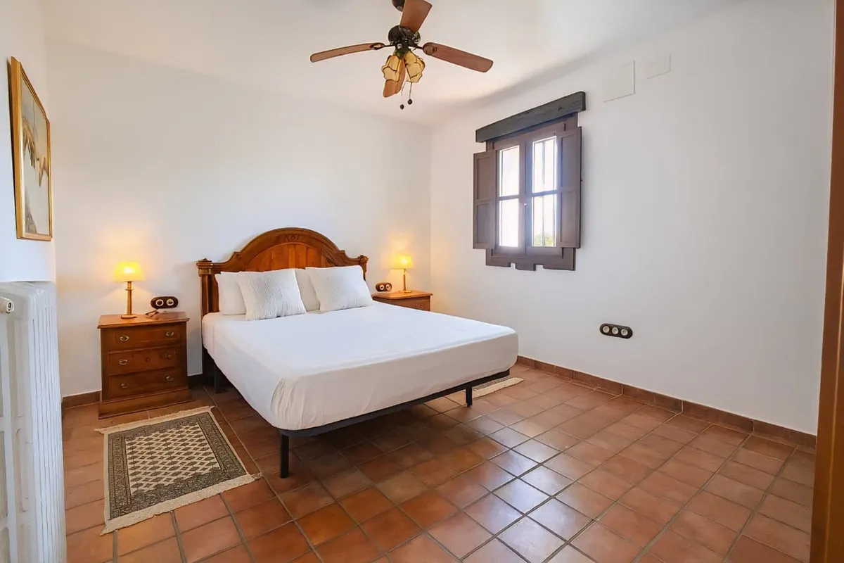 fe76e6d8-0e14-446c-8748-9af69c7e0c08