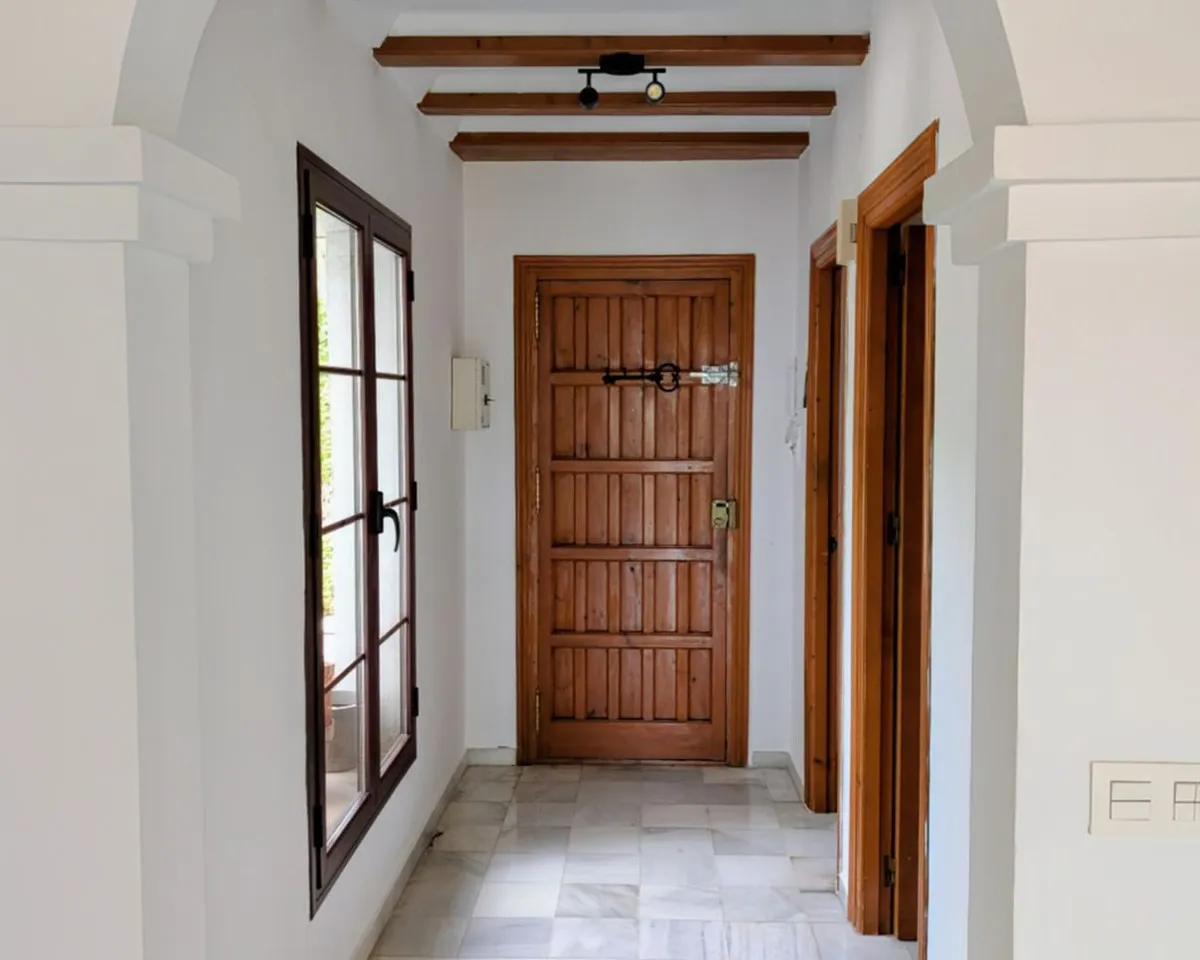 c8042fbd-24f0-4c79-89b9-94c7f1a1f31c