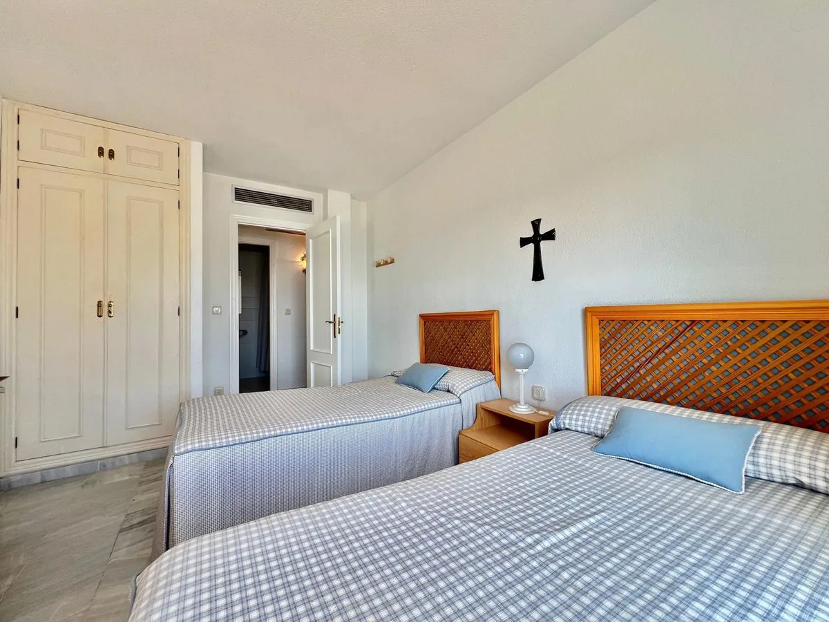 822e8f38-9058-4efc-afce-b1a9a61a86eb