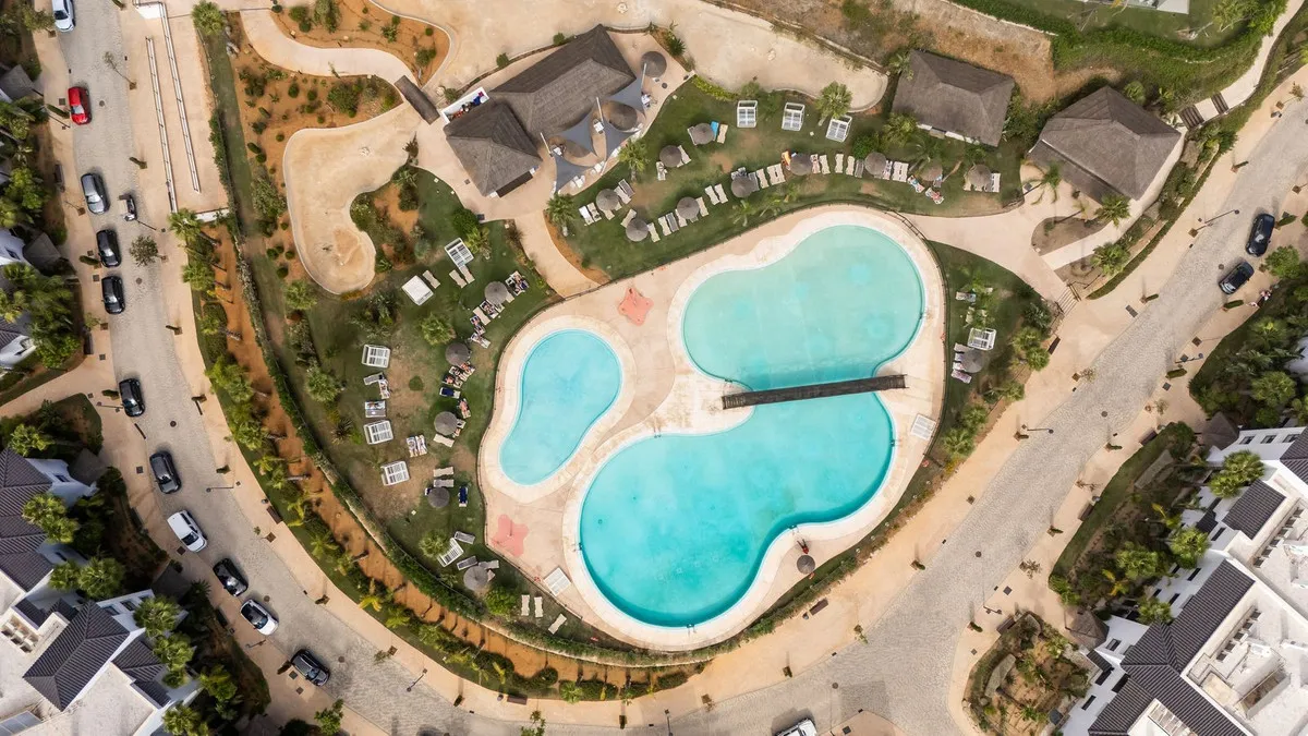 7683b1bd-86eb-4f8b-b510-07a153b9787e