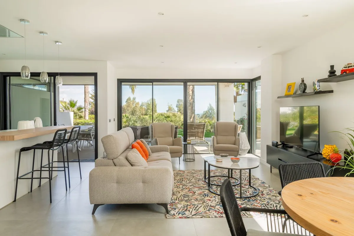 a0c52afe-50e7-425b-8337-4affba9e20c4