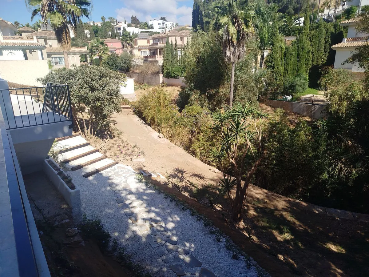 1bb192a3-aa95-4f95-b7dd-8684573fbba2