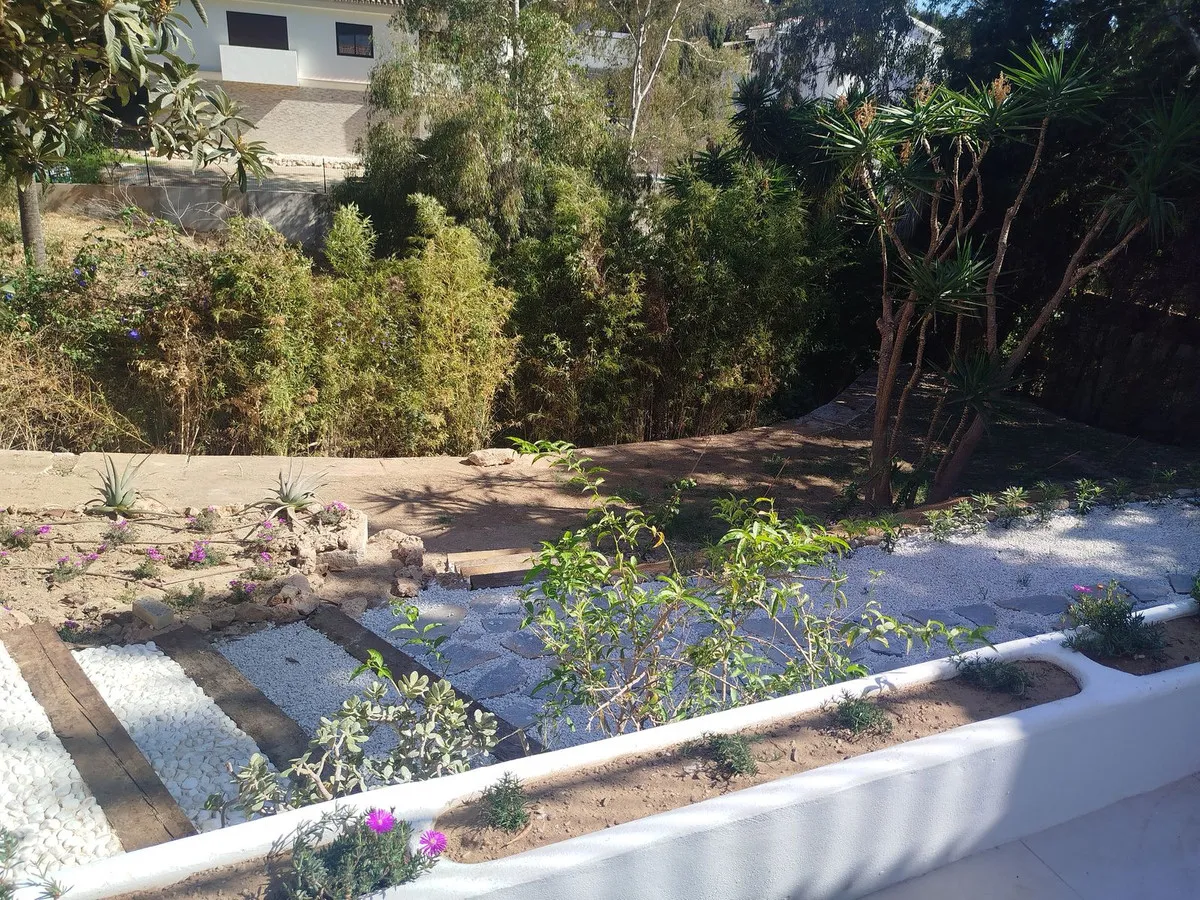 28d84964-6507-4802-8130-0096512d0d86