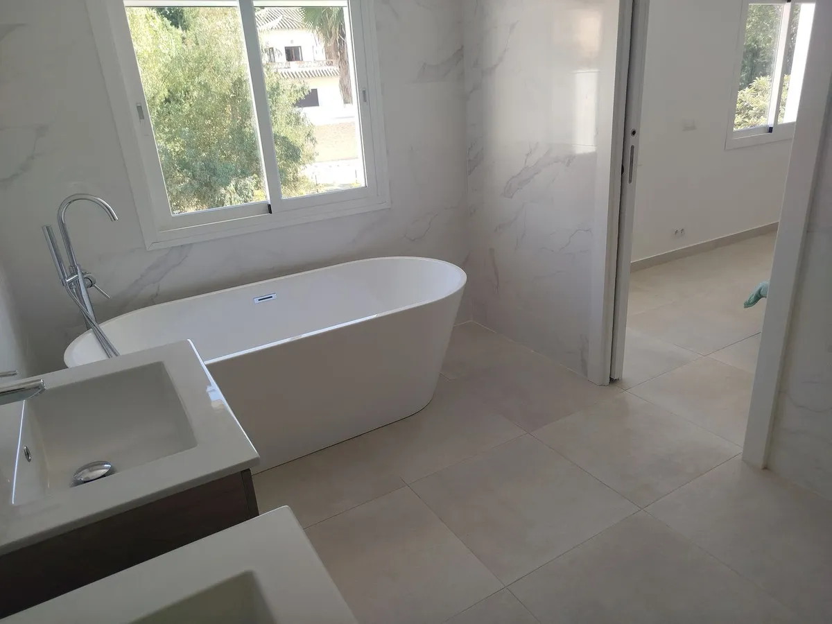 a732f156-e926-483f-9112-f2120fa94055