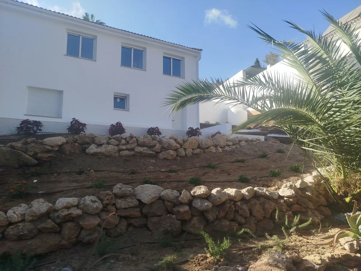 ccd8a509-d066-49c5-84af-ed73160e3b55