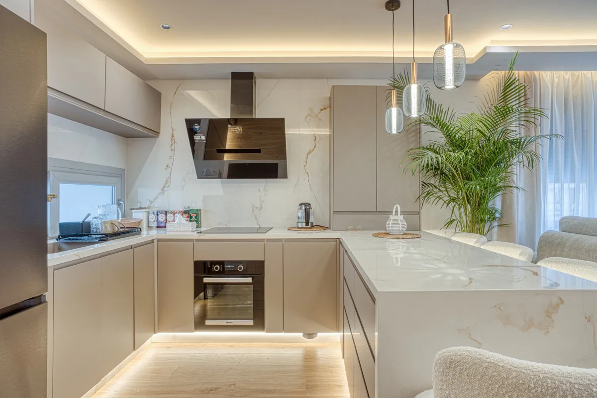 ecab7896-68e6-4ac4-9e14-1776af306437