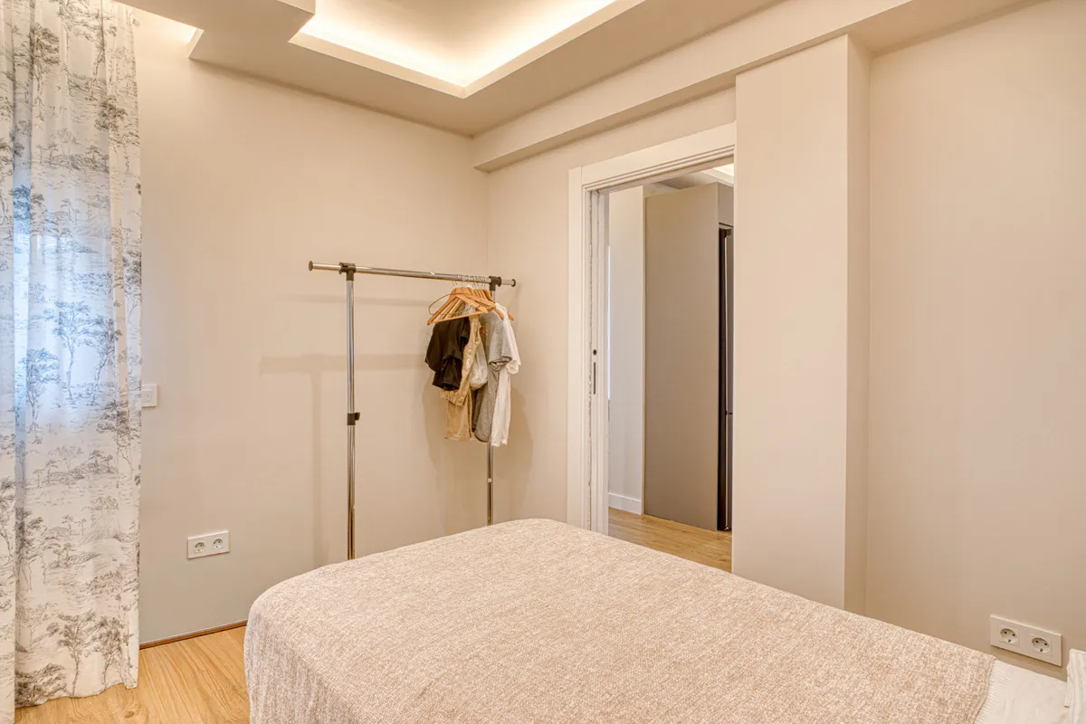 f684ec3b-6371-4f52-a49d-764215e06a82