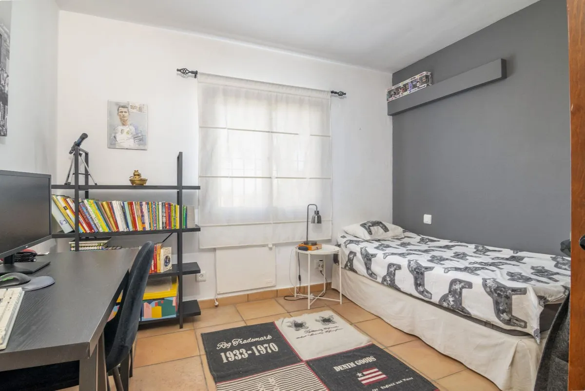 27892b83-c654-47a5-a115-8095ca03e3a4