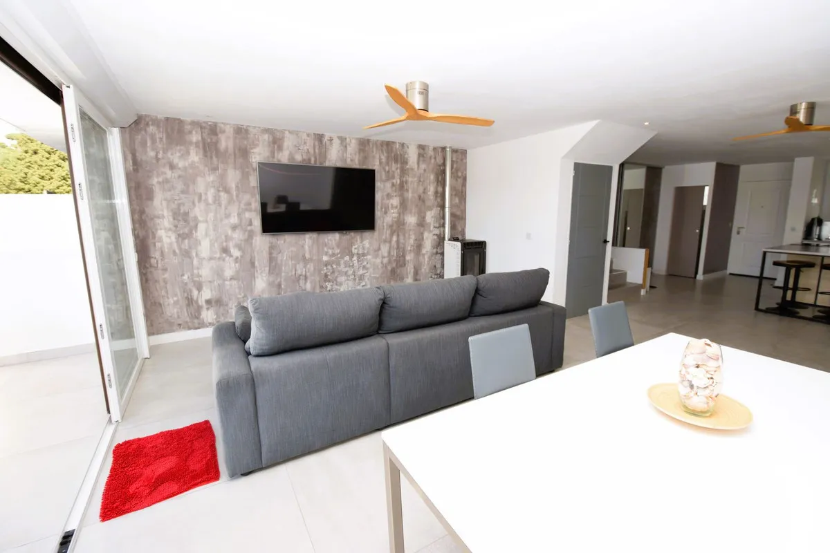 83e35d46-cbf5-4082-b3f4-1e68fcd8e89f