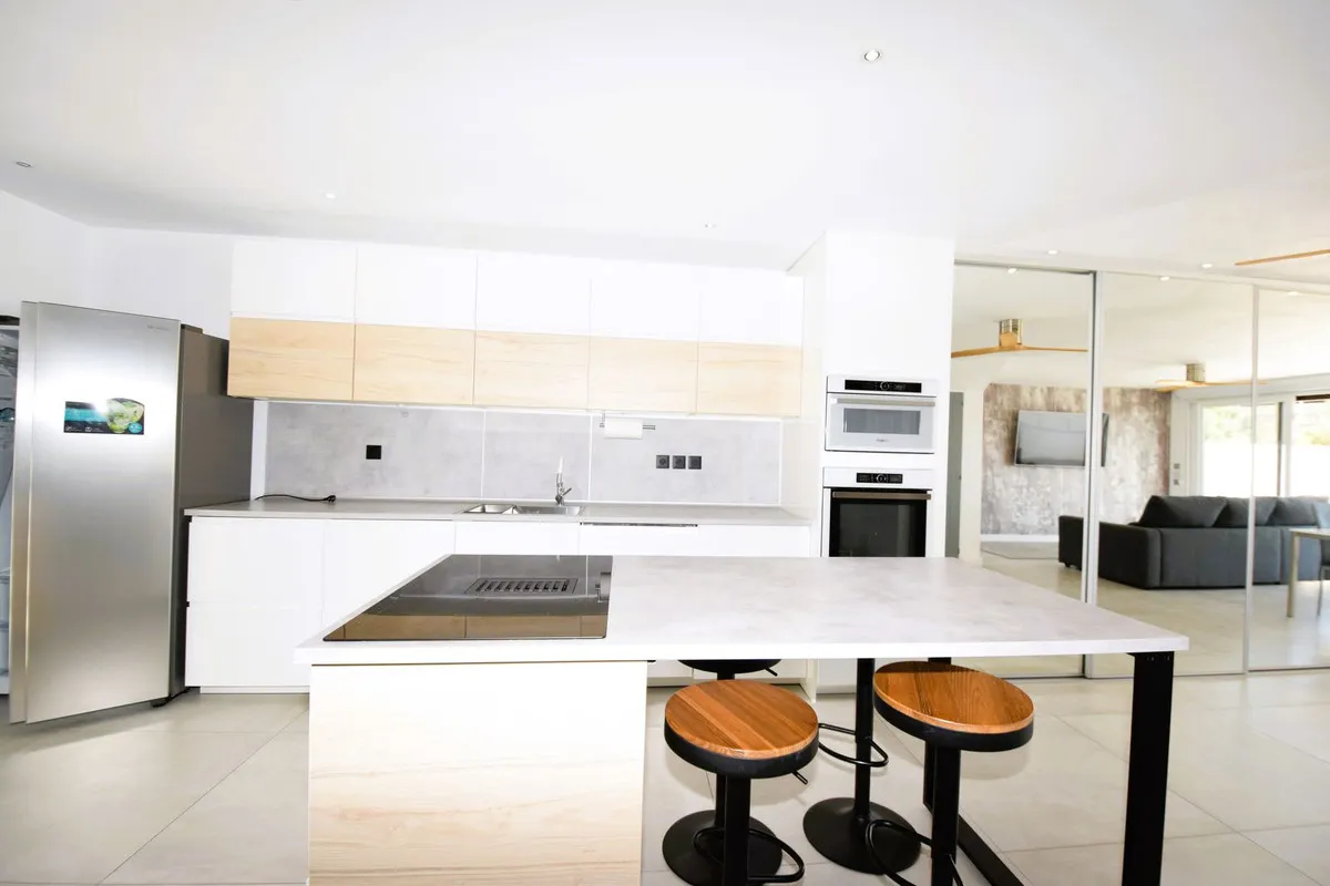 8e0926b4-9b39-414d-834b-b0f25612499e