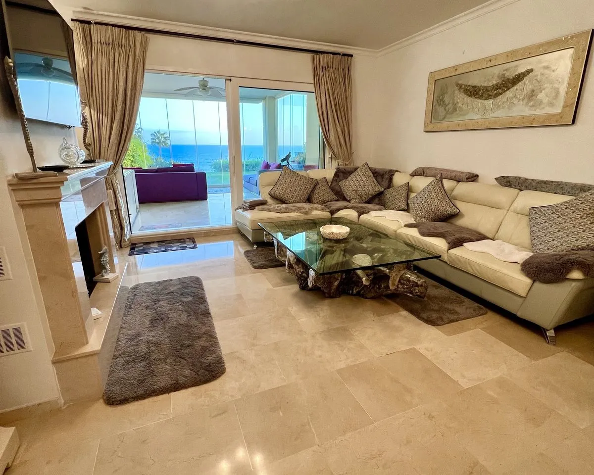 f596bc8c-fe11-4384-abc0-b627b0c6109d