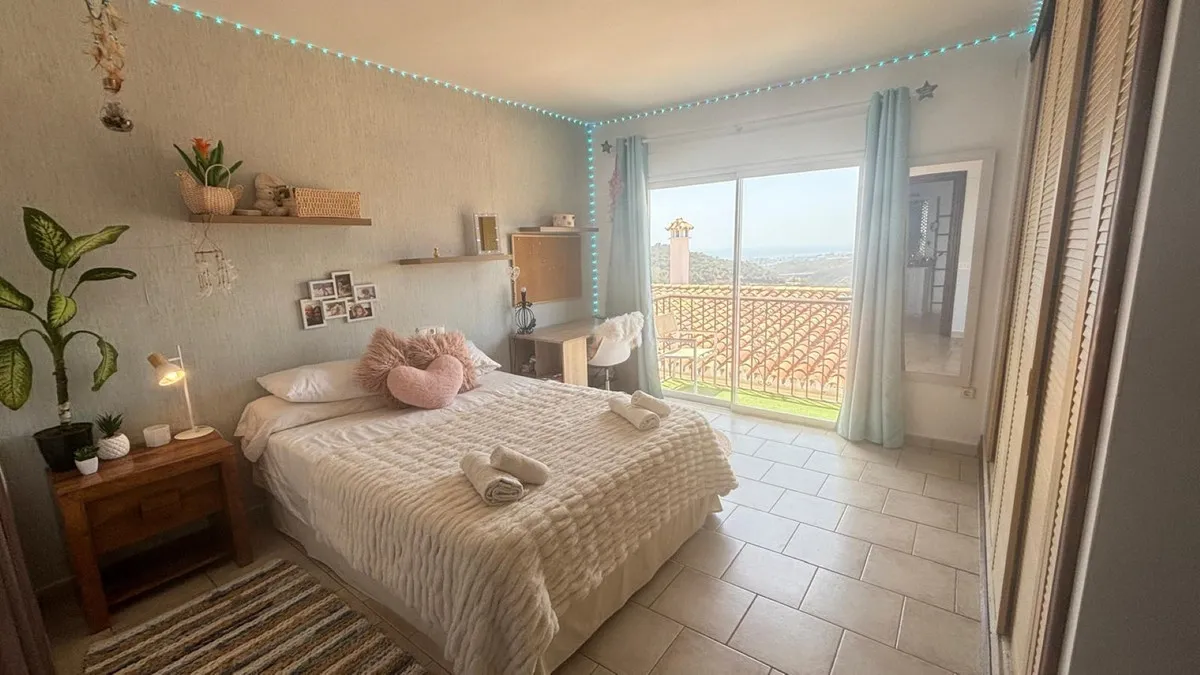 0c4122c5-f0f6-4524-b9d9-4c40eebe51a8