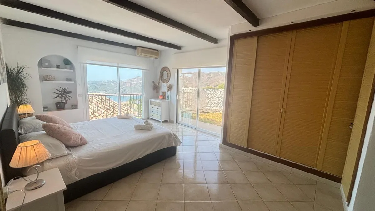 2b124532-0681-4982-9092-f0007271c2f8