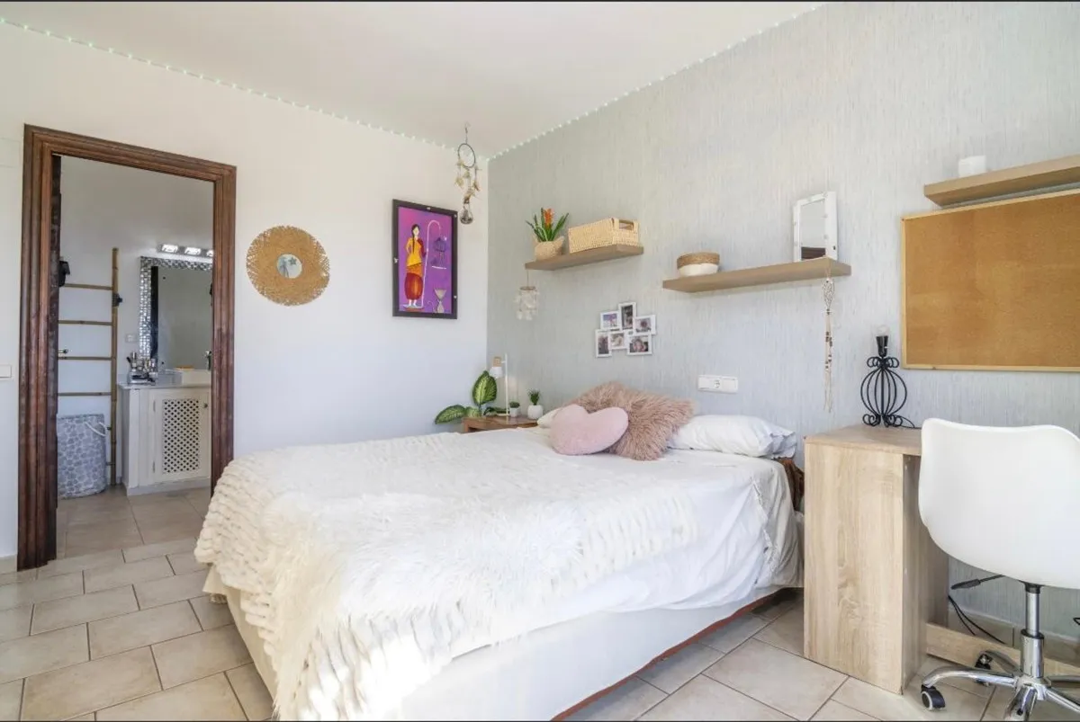 d8da25cd-fa9d-48f7-b98f-60dae3a932d2