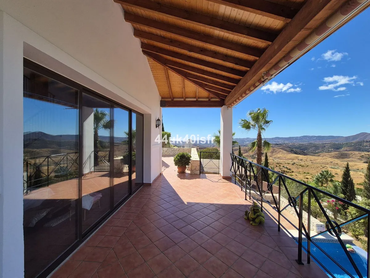 65aa4afe-81f5-4ddb-a72c-3bd12b7bb1f2