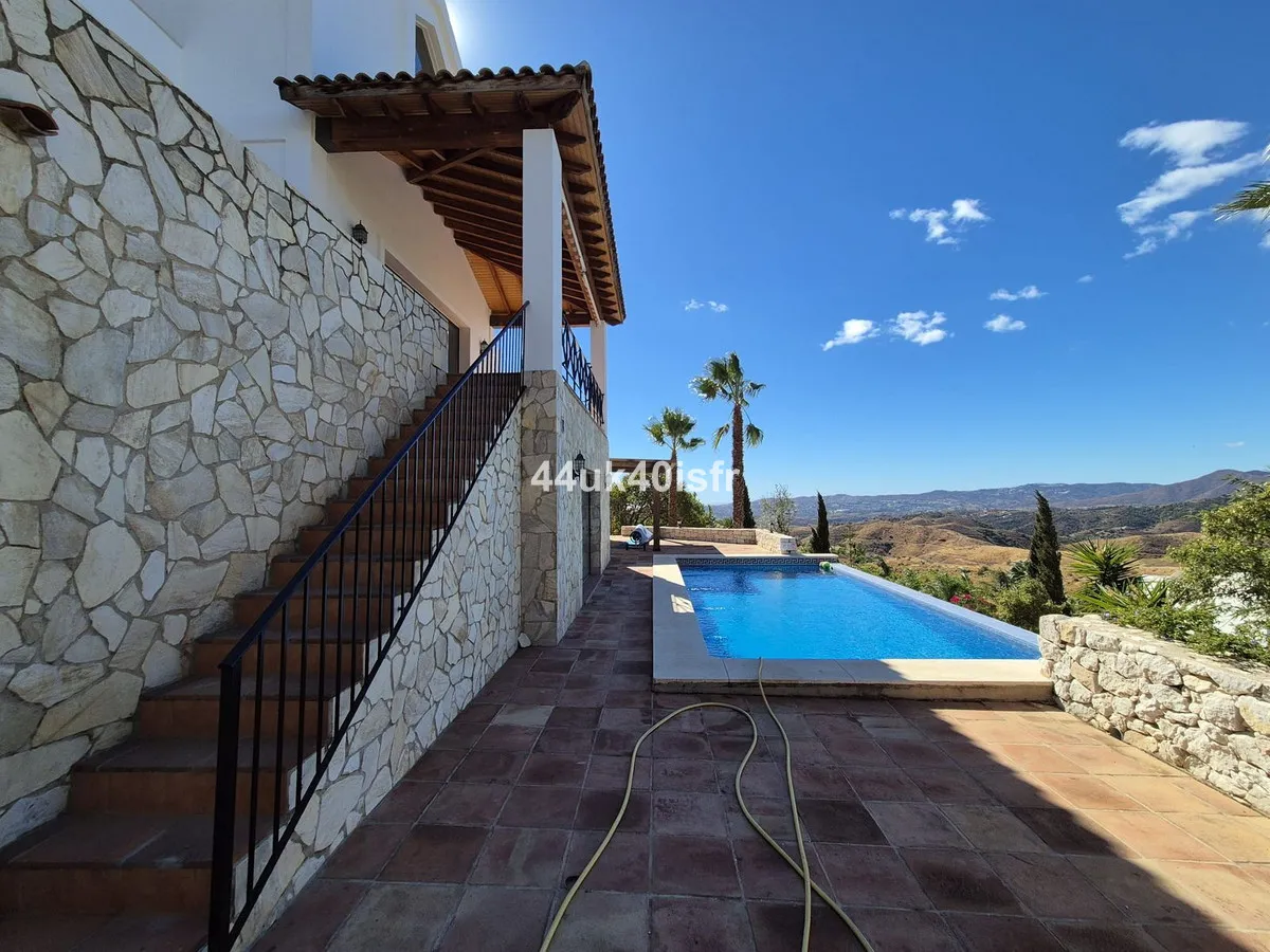 86d0ca22-a165-43a4-8680-4b2c2890687e