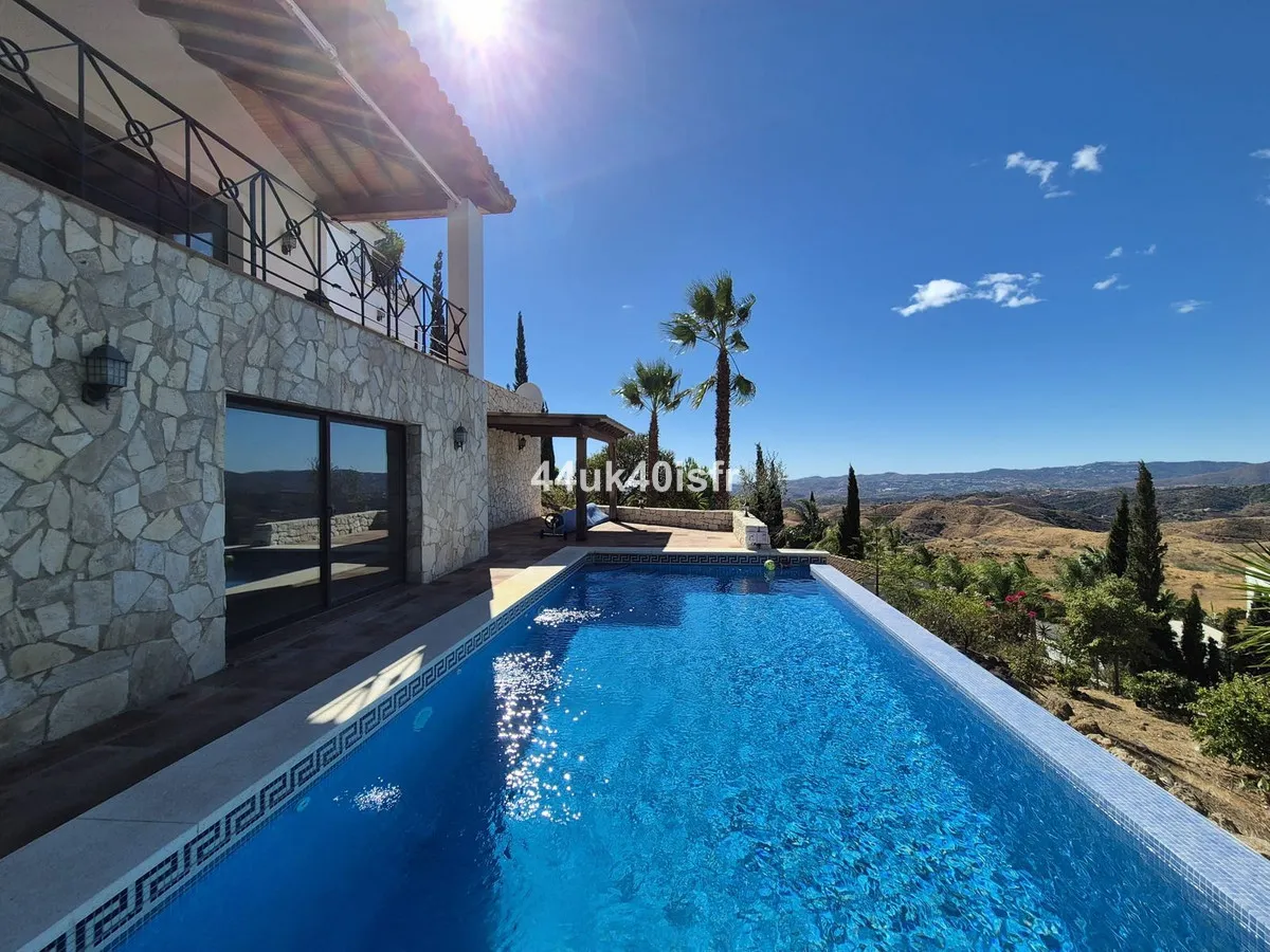 a9552740-b439-47e3-af11-18517a88bc2e