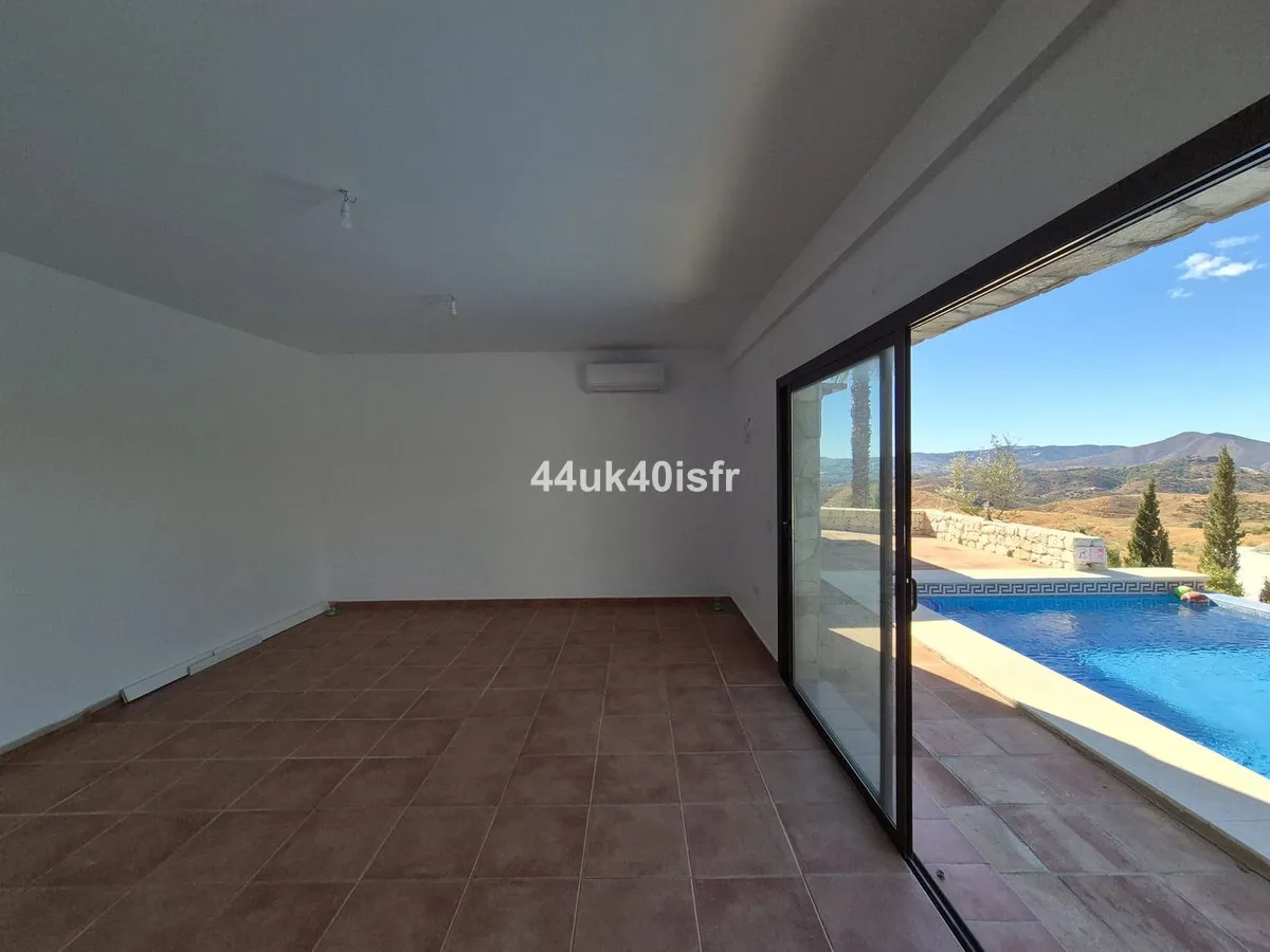 ad7d3304-a123-4b8b-96c6-b08e27d3a2d7