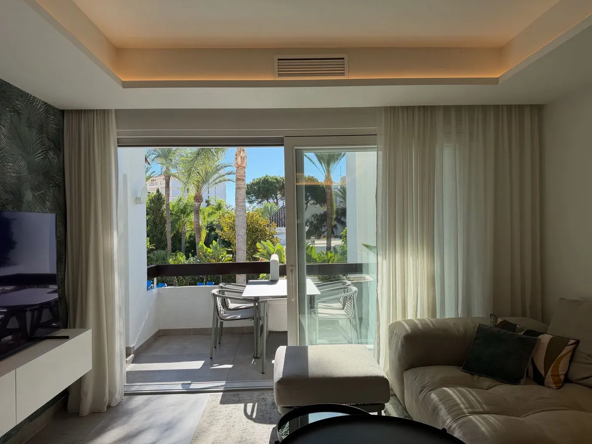 d5b086cc-a983-4d10-b605-47d2435729c3