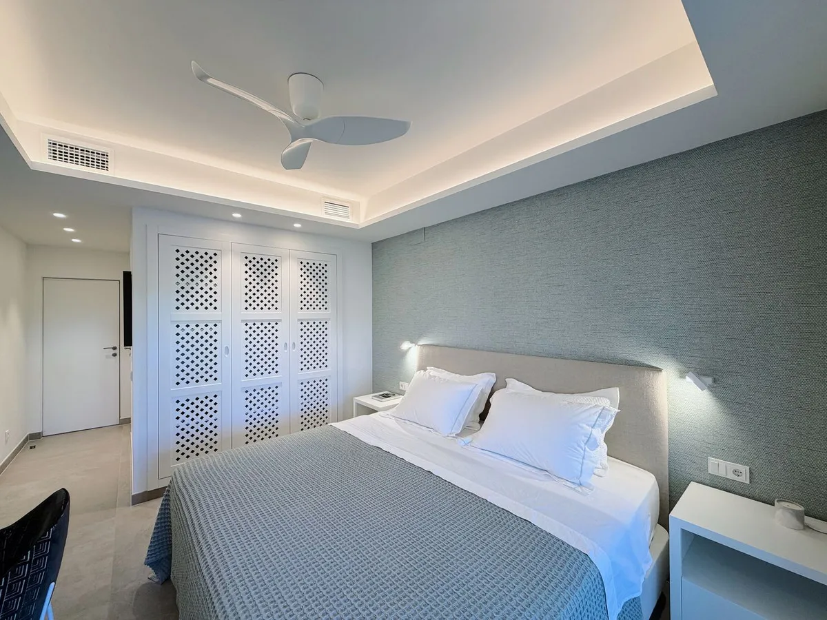 f3f2b0f5-2bc7-489d-9084-42e7c697d03a