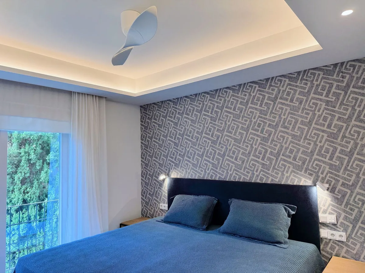 fbc4e4e4-661a-4eda-ab77-330a701bf834