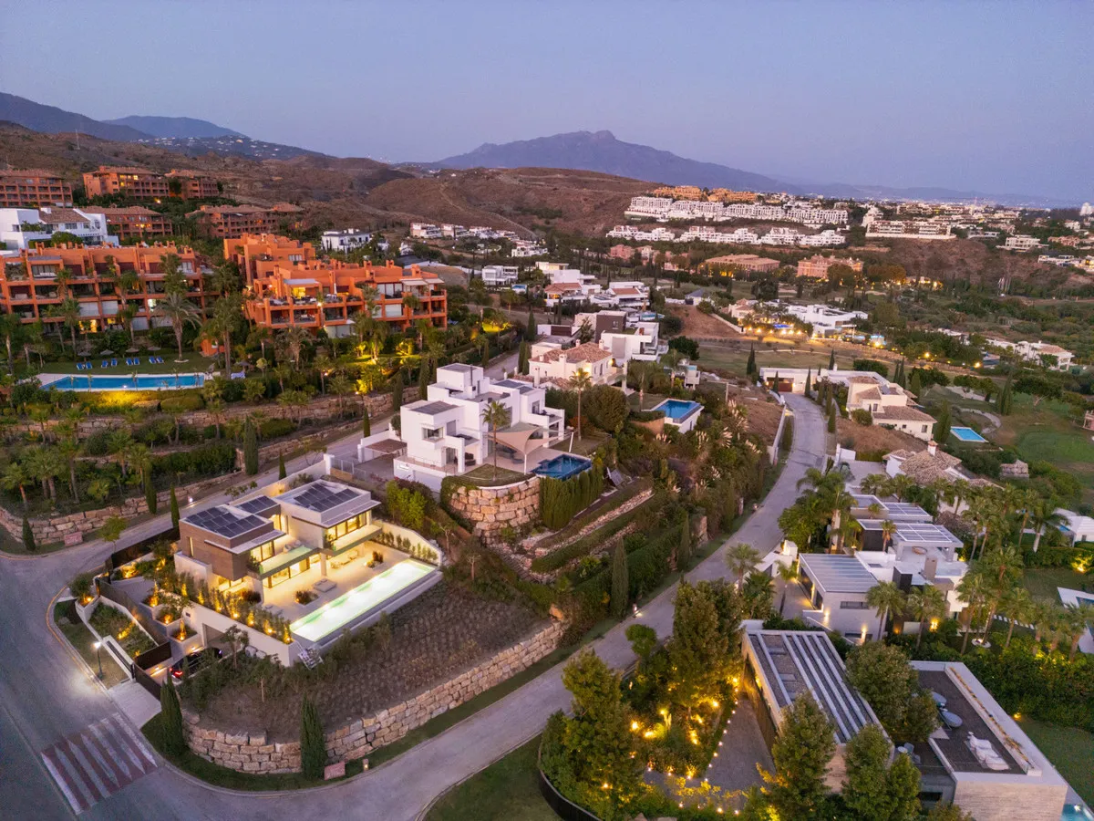 03f3dc10-b7f4-402d-8fb3-e27926594c07